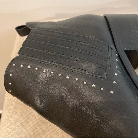 MARC FISHER  SZ 7.5 Idalee Chelsea Pointy Toe Studded Ankle Boots Booties - Picture 6 of 11